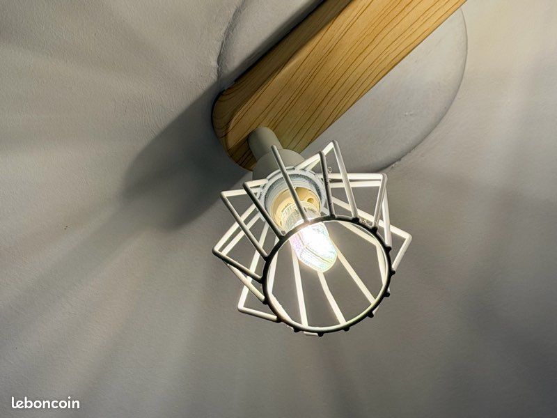 Spots blanc et imitation bois hêtre clair (image 4)