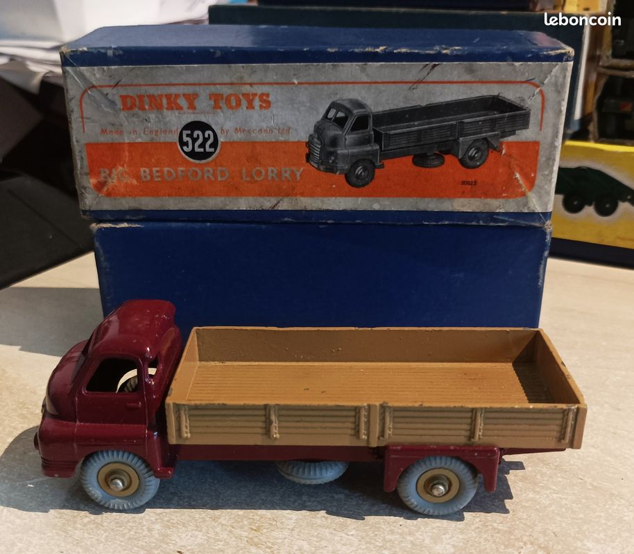 Lot 159 - A DINKY No 522 Big Bedford Lorry - dark blue