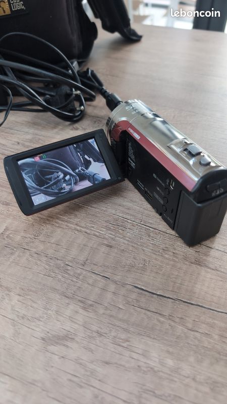 Panasonic HC-V500 | 94 caractéristiques et détails
