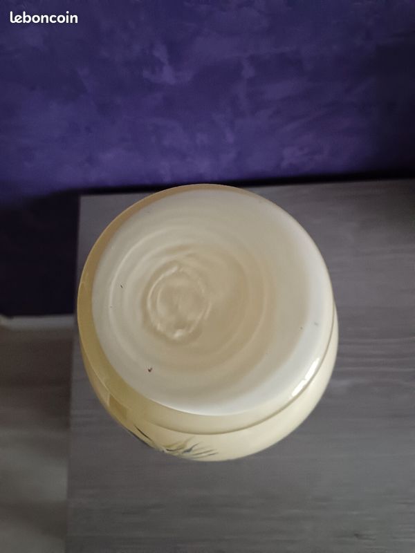 Vase (image 4)