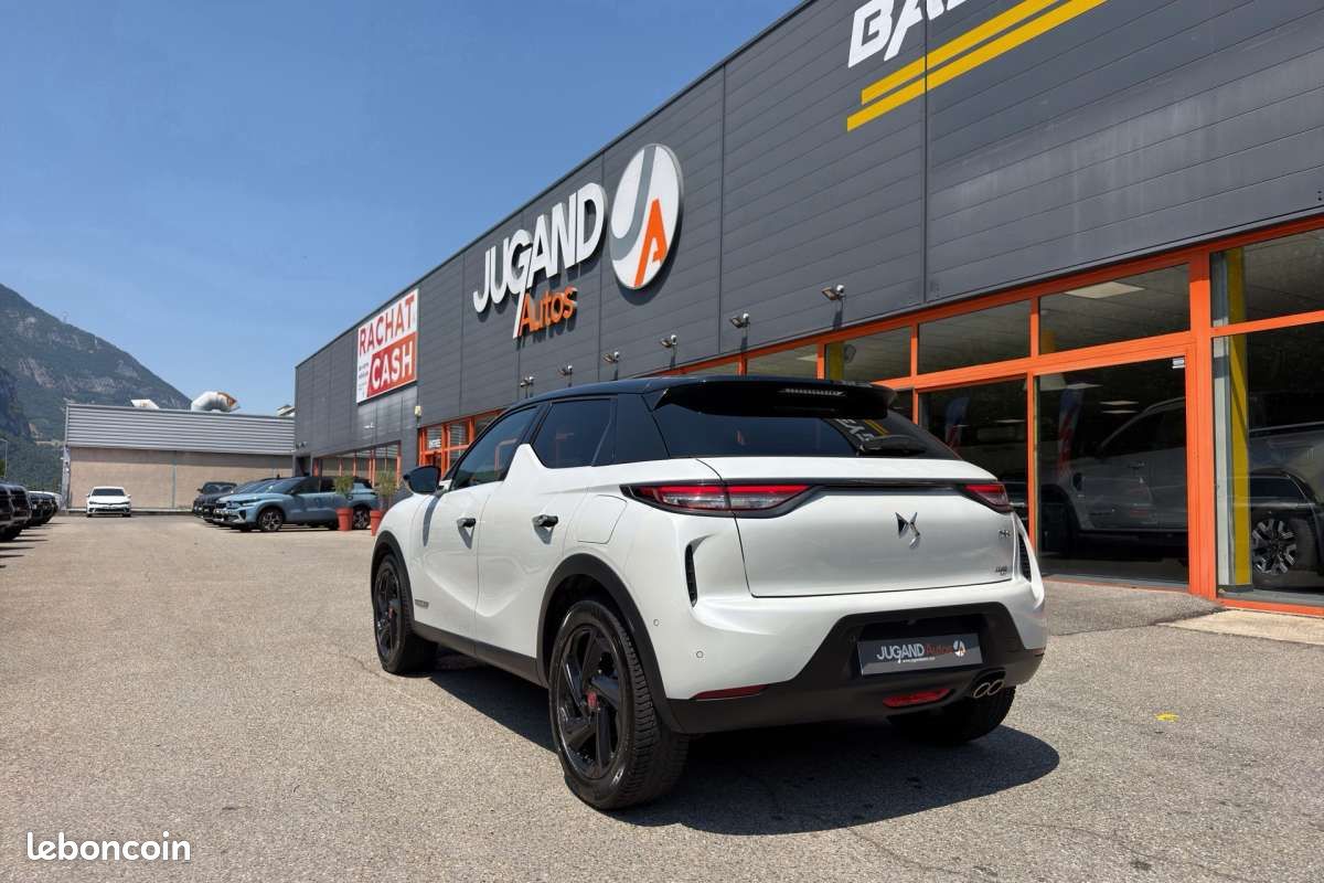 DS 3 Crossback 130 EAT8 PERFORMANCE LINE (image 2)