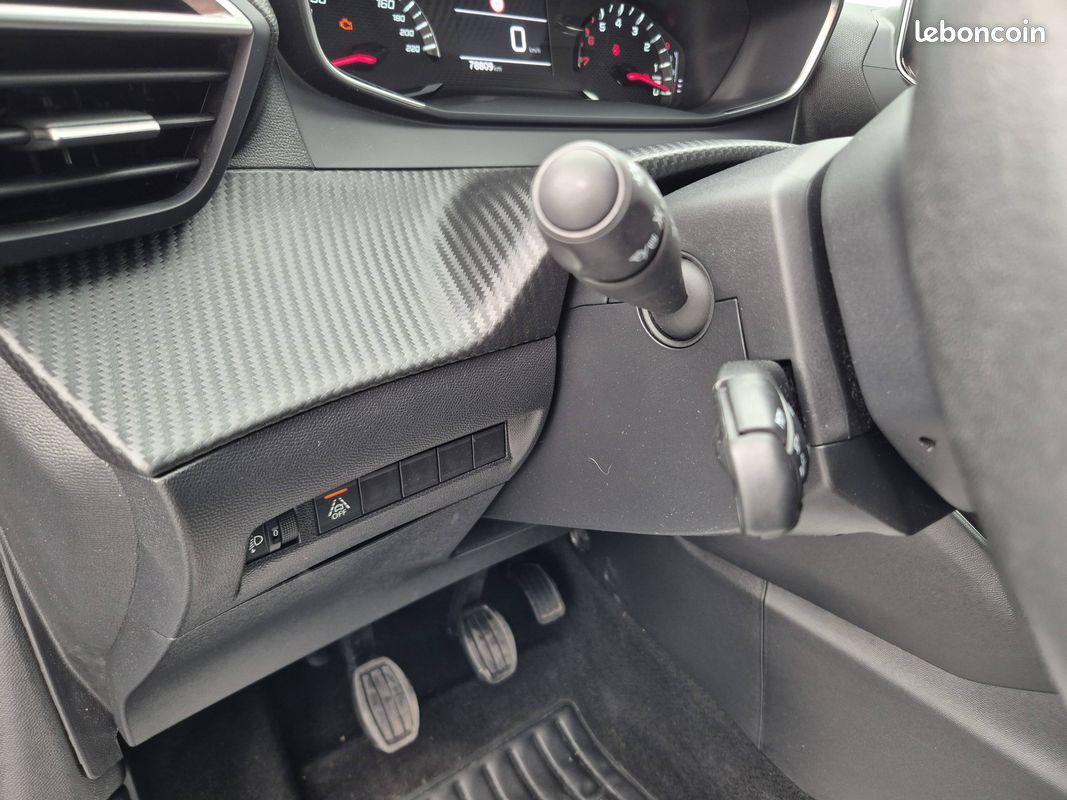 PEUGEOT 208 PureTech 100 S&S BVM6 Style (image 22)