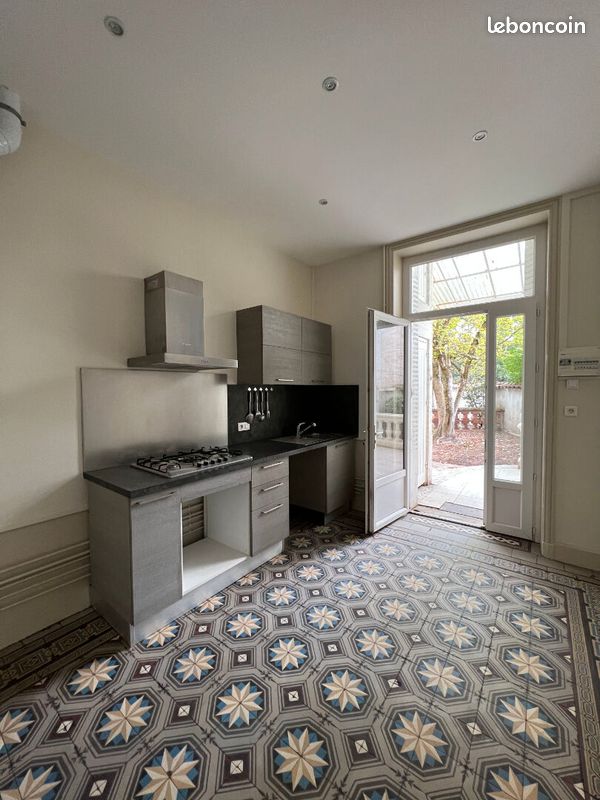 Appartement 3 pièces 97 m² · à Roanne · 96,7 m² · 680 €/mois