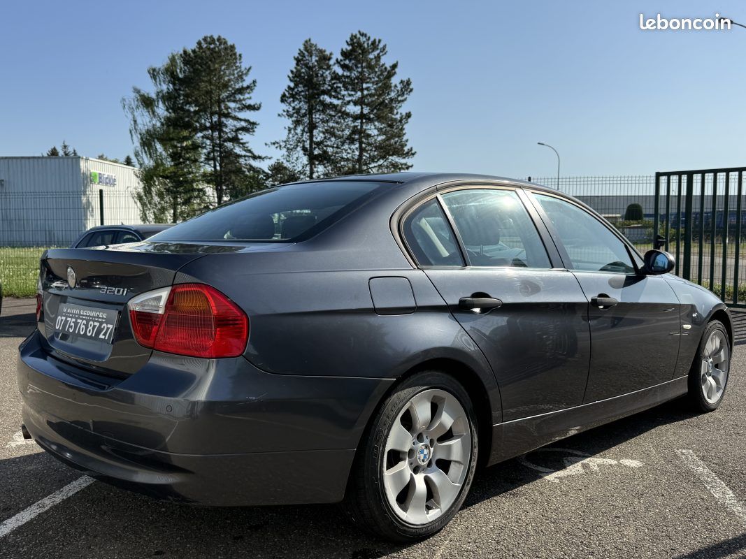 BMW Série 3 V (E90) 320i 150ch Sport Garantie 6 Mois (image 5)