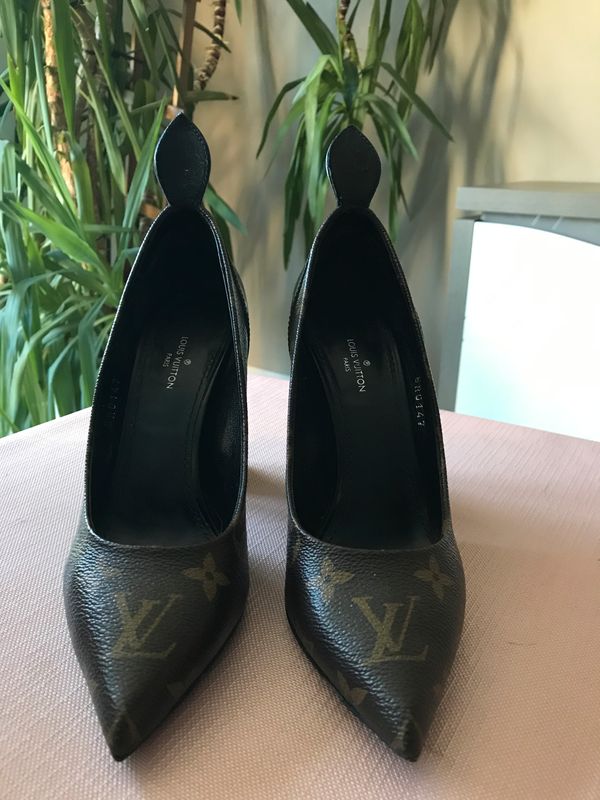 Escarpins Chaussures LOUIS VUITTON TAILLE 35,5/ TALON 9 cm VUITTON SHOES