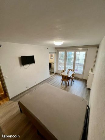Studio 1 pièce 27 m²