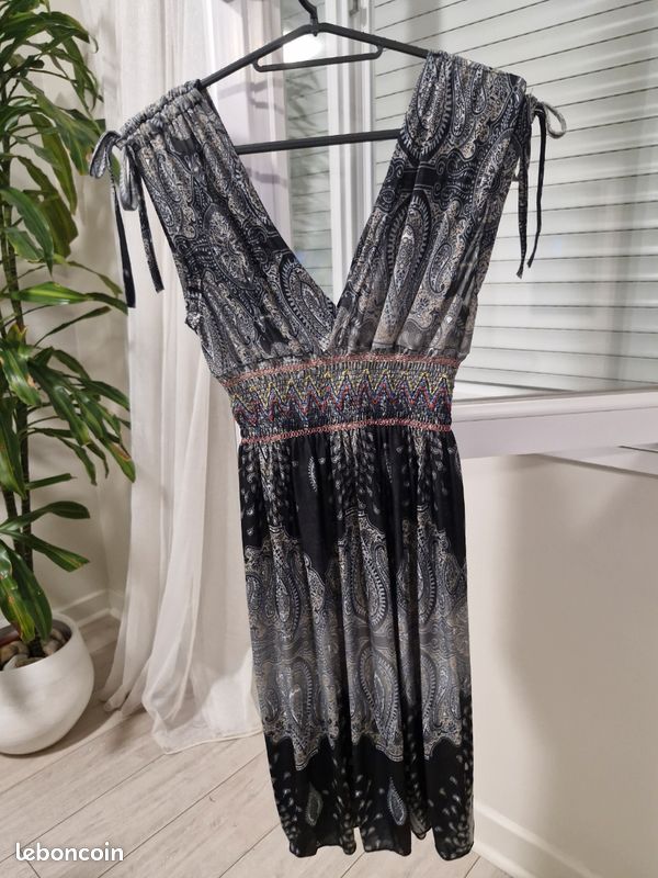 Robe noire (image 2)