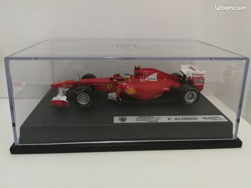 Alonso 2011 Ferrari 150 hot wheels 1/43 F1 Miniature Formule 1 (image 2)