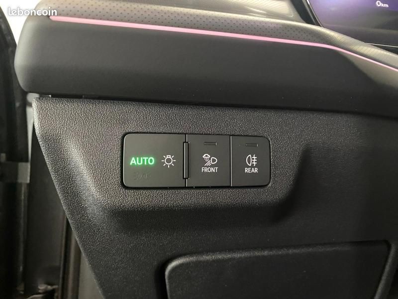 Audi Q3 1.5 e-hybrid 272ch S line S tronic 6 (image 23)