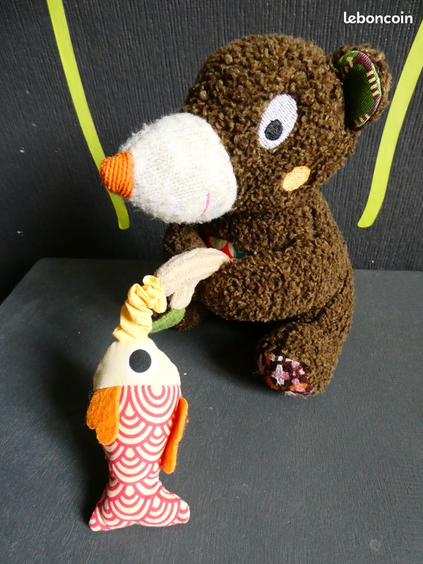 Peluche Ours brun musicale 17 cm Ebulobo (image 2)
