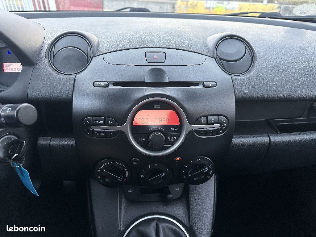 Mazda 2 1.3L 75cv (image 8)