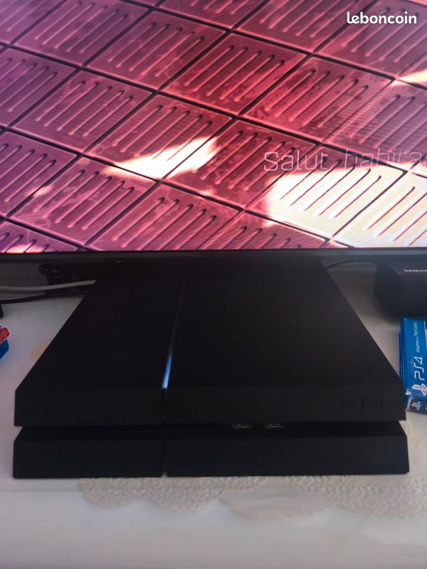 PlayStation 4 (image 4)