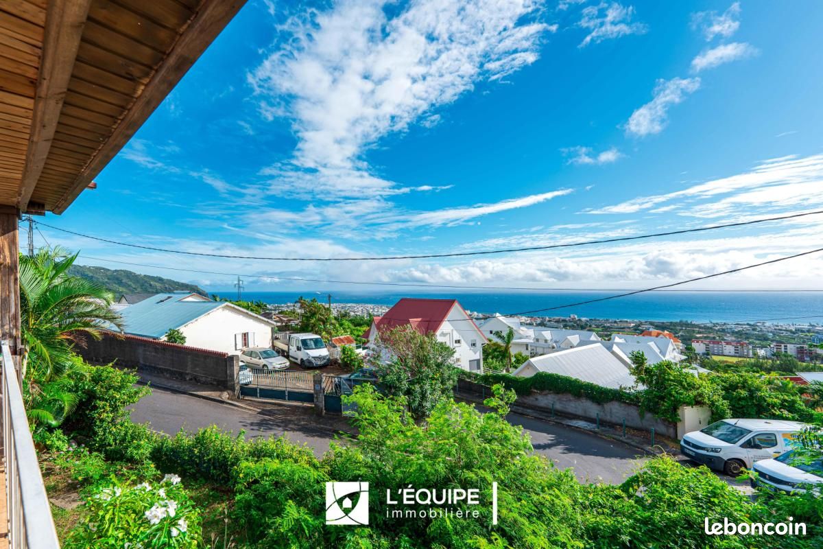 Maison 5 pièces 153 m² · à Saint-Denis · 153 m² · 260 000 €