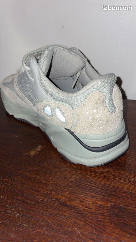 Yeezy 700 Salt (image 5)