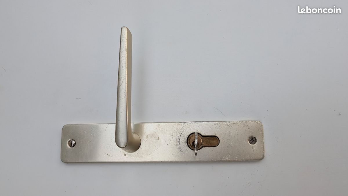 Porte d'entrée blanche en acier (image 3)