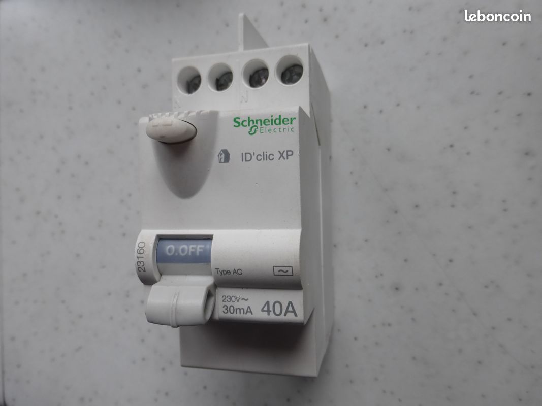 Disjoncteur différentiel Schneider Electric 40a (image 1)