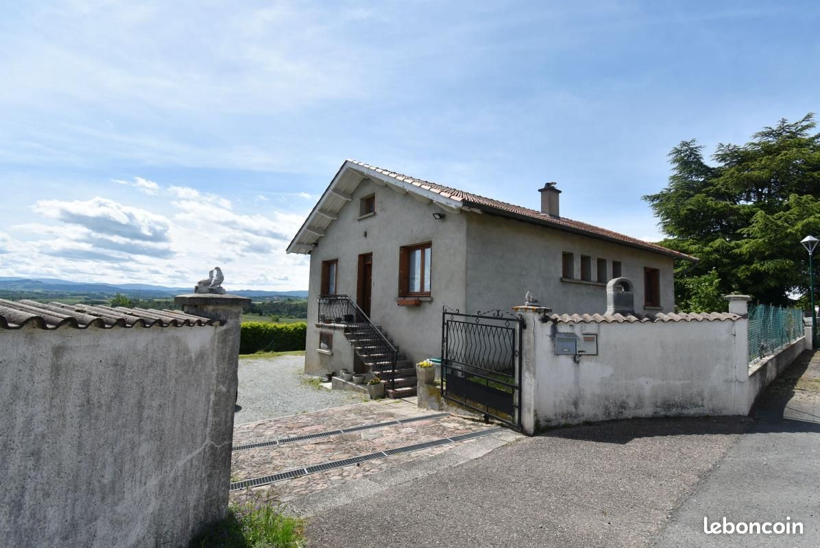 Maison 6 pièces 180 m² · à Vézelin-sur-Loire · 180 m² · 179 000 €