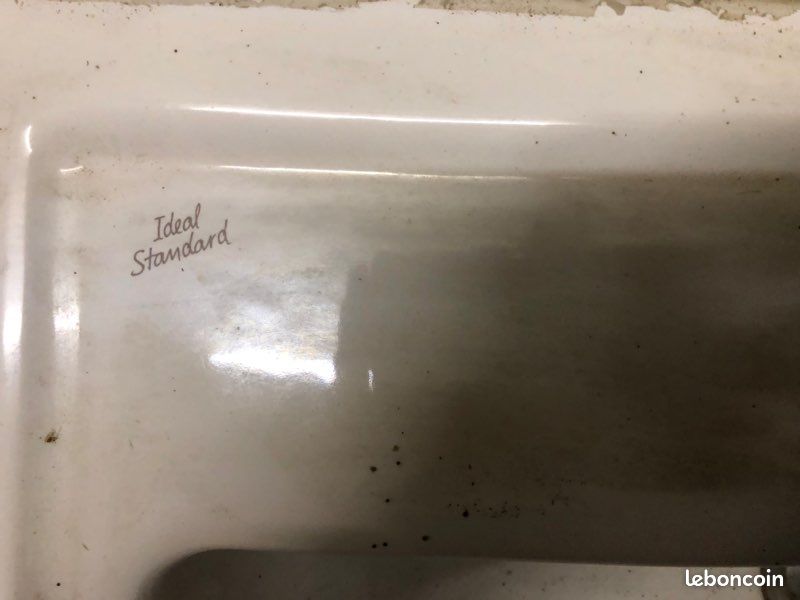 Lavabo blanc en céramique ancien en parfait état (image 5)