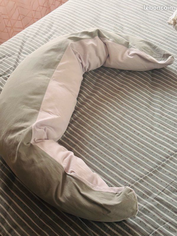 Coussin d’allaitement (image 1)