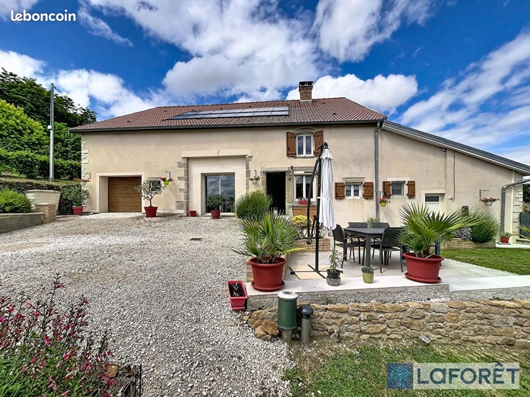 Maison 3 pièces 137 m² · à Poiseul · 137 m² · 172 000 €