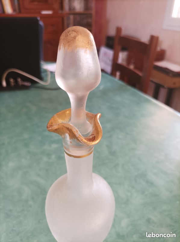 Carafe vintage blanche (image 2)