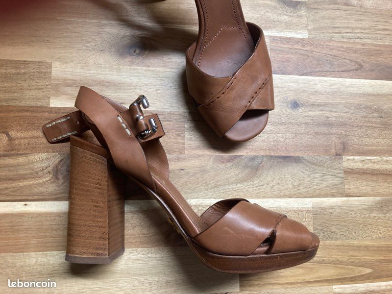 Chaussures à talon Prada taille 36 1/2 (image 4)