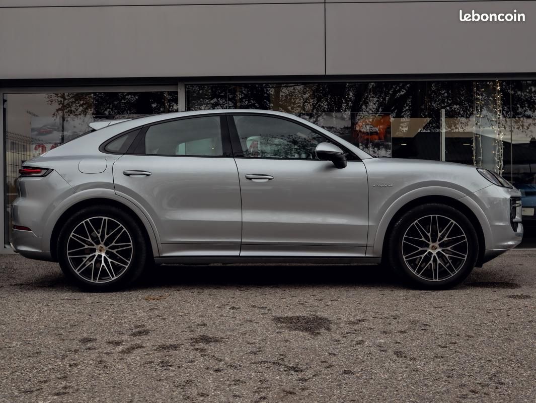 Porsche Cayenne Coupé E-Hybrid 3.0 V6 470 ch (image 10)
