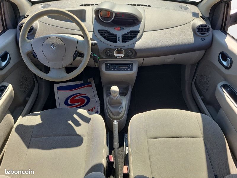 Renault TWINGO II 1.2 16V 75CH DYNAMIQUE (image 9)
