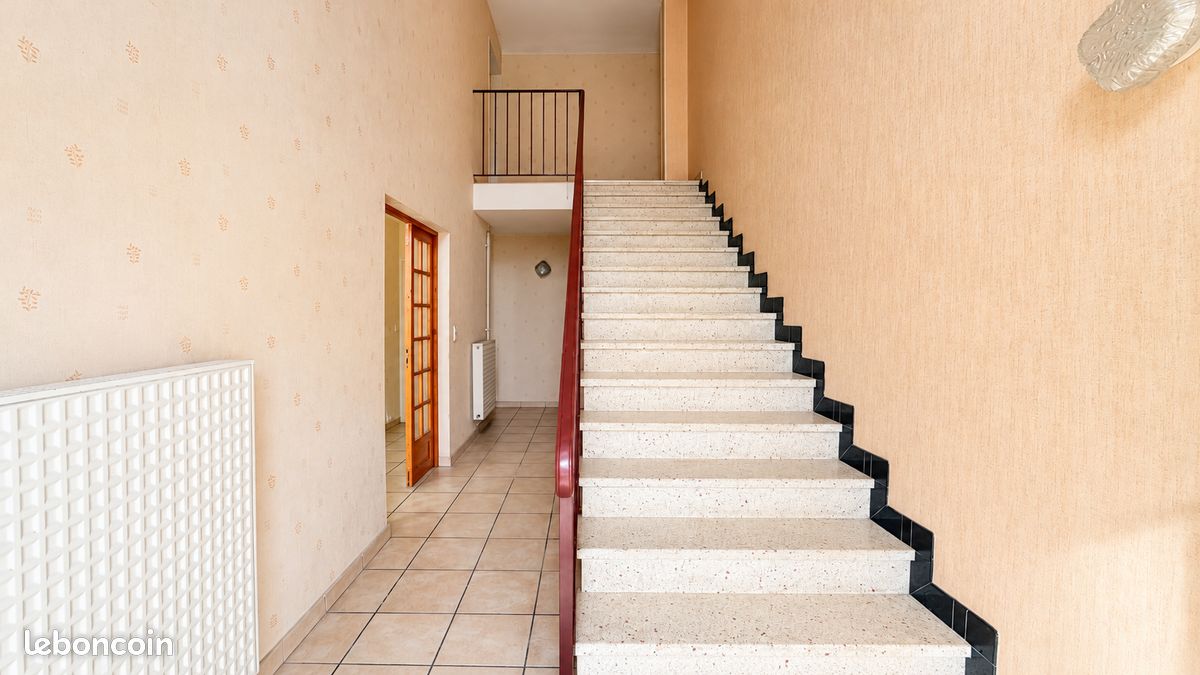 Appartement 3 pièces 119 m² · à Royat · 119 m² · 171 000 €