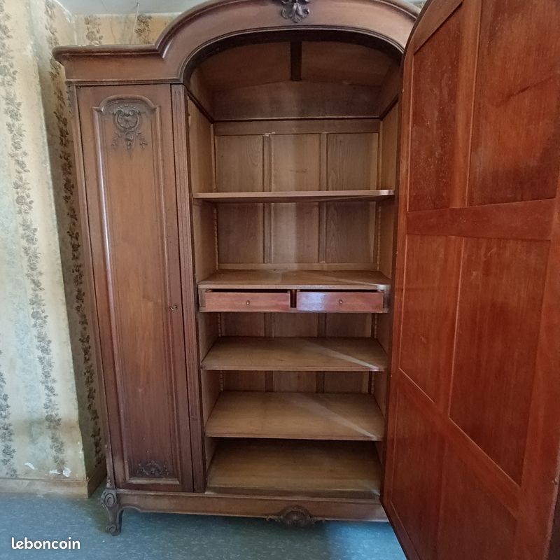 Armoire style Régence en noyer (image 2)