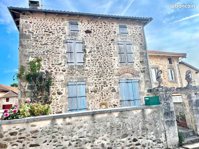 Maison 15 pièces 146 m² · à Pressignac · 146 m² · 77 420 €