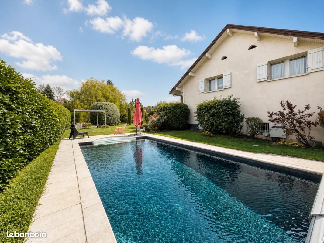 Appartement 13 pièces 246 m² · à Loisin · 246 m² · 1 050 000 €