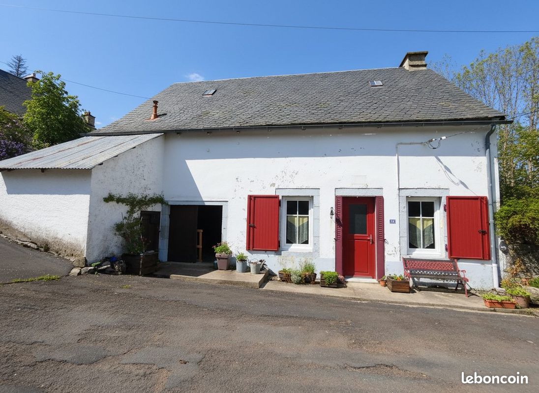 Maison 4 pièces 84 m² · à Espinchal · 84 m² · 96 000 €