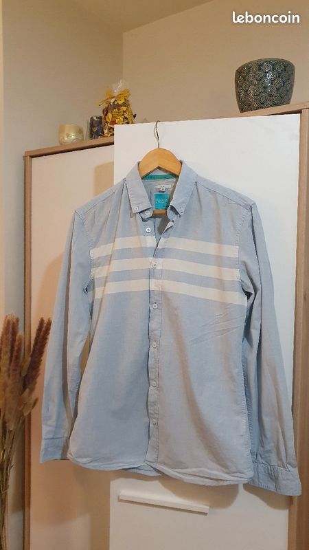 Chemise bleu ciel, élégante et chic. PROMO 5 euros (image 2)