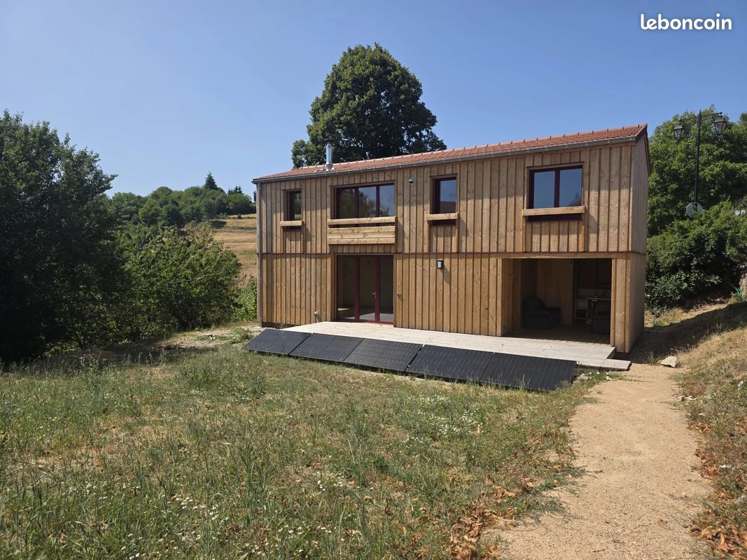 Maison 3 pièces 101 m² · à Nozières · 101 m² · 750 €