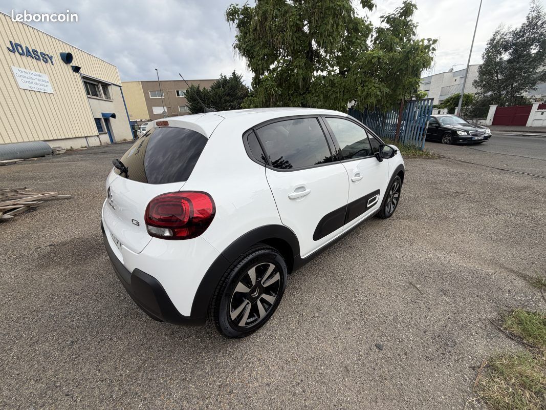 Citroen c3 1.2 pure tech 83 bvm shine 2023 (image 10)