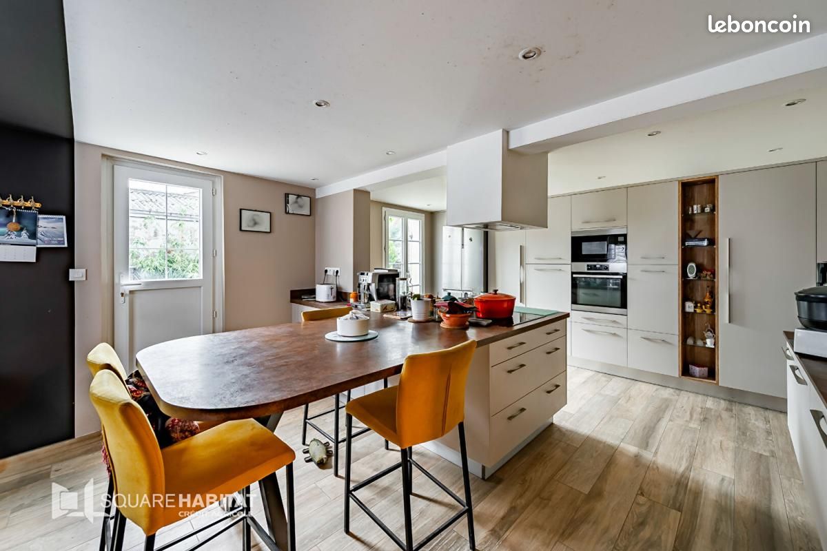 Maison 5 pièces 194 m² · à Laruscade · 194 m² · 255 000 €