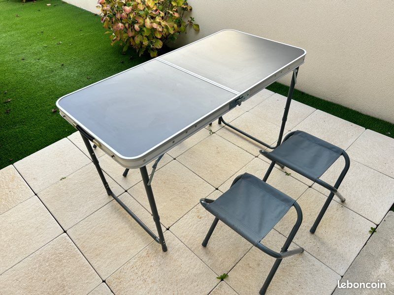 Table pliante et 4 tabourets (image 5)