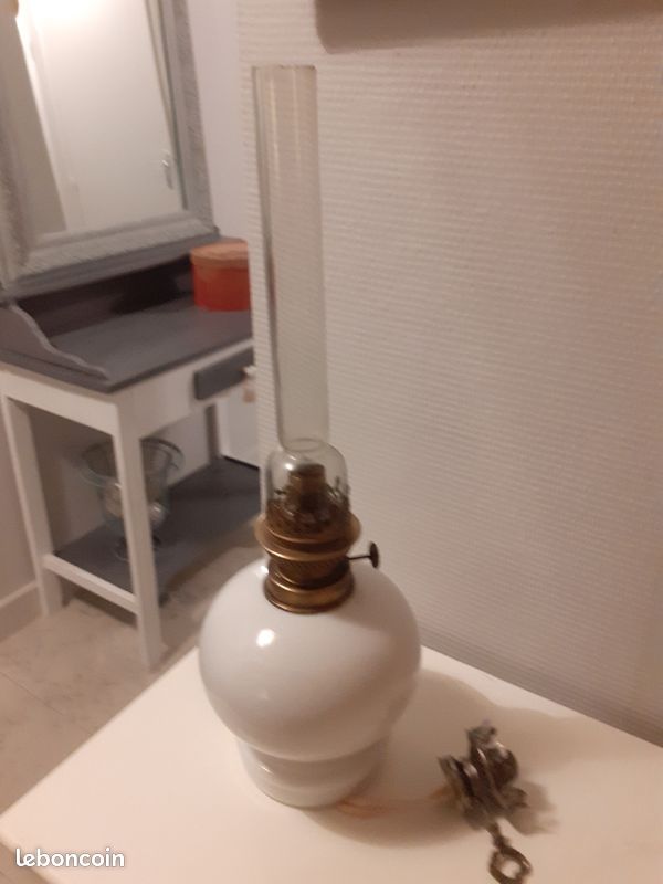 Lampe à petrole ancienne (image 8)