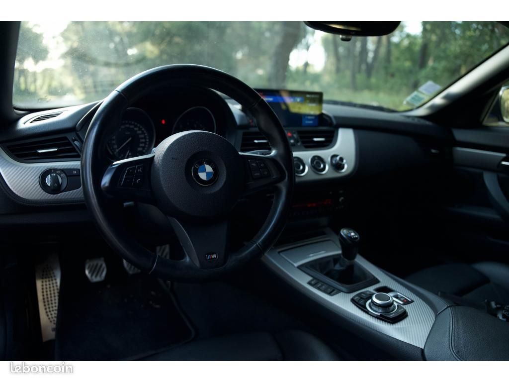 BMW Z4 PACK M sDrive 23i - SIEGES CHAUFFANTS - CHASSIS SPORT - ECRAN (image 18)