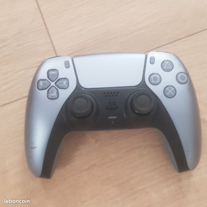 Manette ps5 grise (image 1)