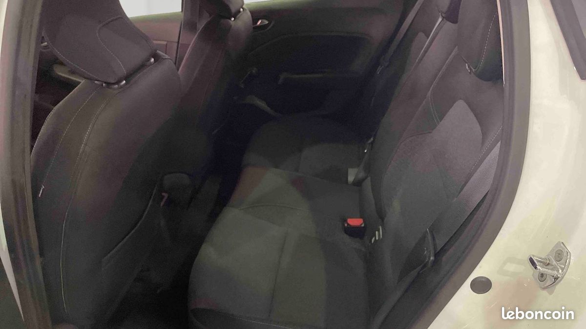 RENAULT Clio Blue dCi 85 Business (image 12)