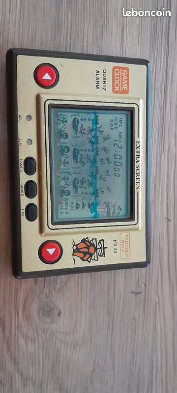 Console game clock (image 1)