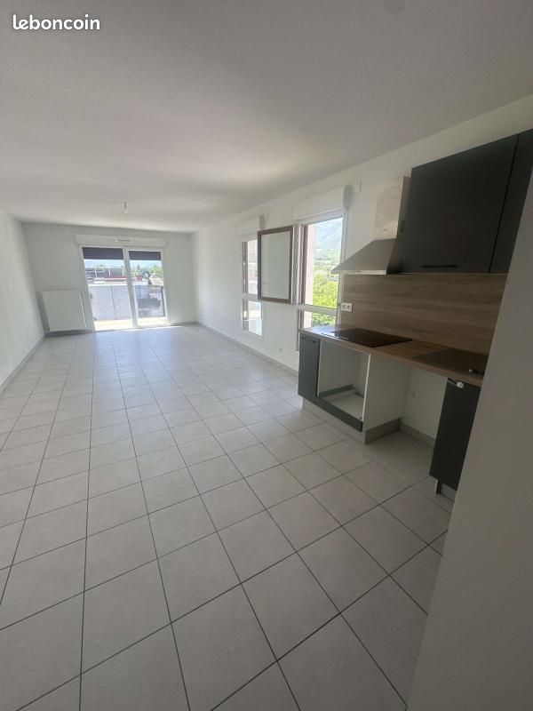 Appartement 3 pièces 68 m² · à Le Pont-de-Claix · 68 m² · 890 €/mois