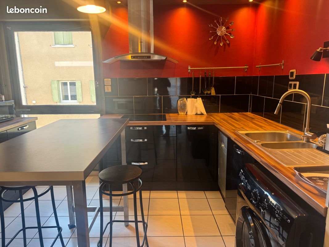 Appartement 3 pièces 79 m² · à Saint-Étienne · 79 m² · 800 €/mois