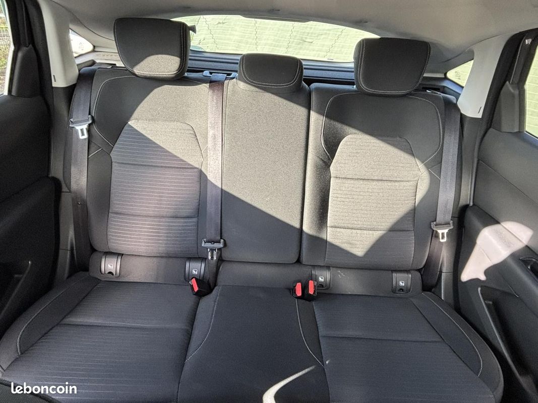 RENAULT ARKANA TCE 140 EDC MHEV Evolution avec Caméra, GPS et Régulateur adaptatif (image 24)