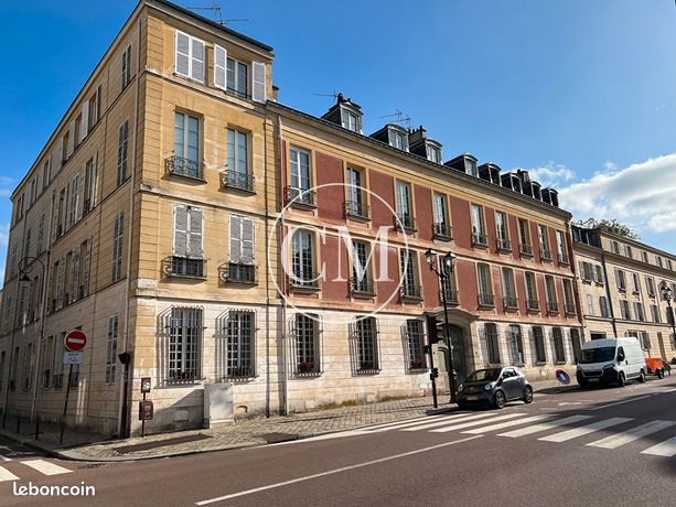 https://img.leboncoin.fr/api/v1/lbcpb1/images/25/e0/e2/25e0e28f1d443f2f3083f16b5bdb3cd3768a380d.jpg?rule=ad-image
