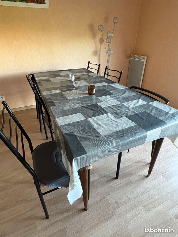 Ensemble table et chaises (image 6)