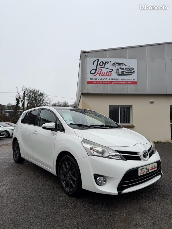 Toyoya verso feel style s&s /camera de recul - attelage attache remorque - bluetooth - toit panoramique / (image 1)