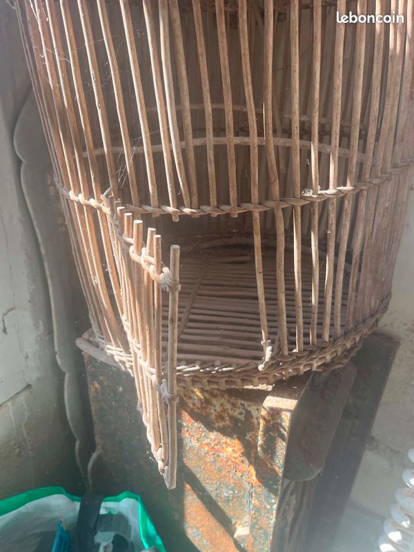 Ancienne cage à oiseaux en rotin (image 2)